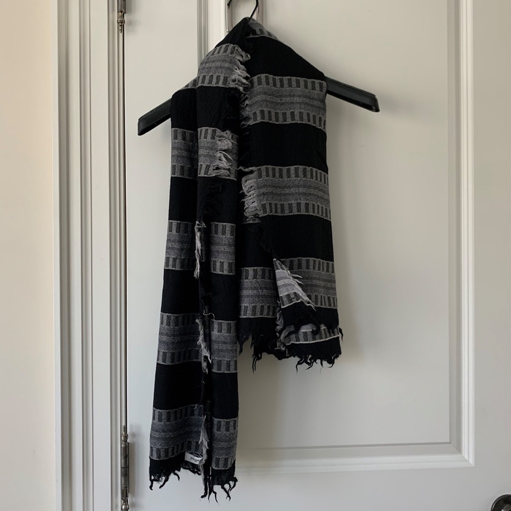 Wilfred Blanket Scarf - Black and Grey